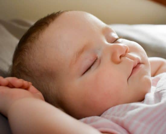 Comment choisir le lit parapluie pour bébé ? 2